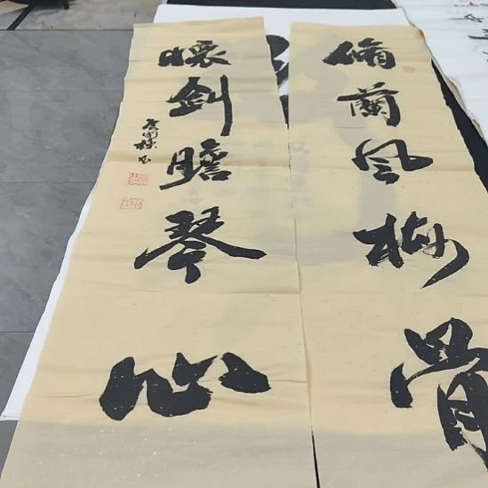 洛伊申国栋老师作品一副