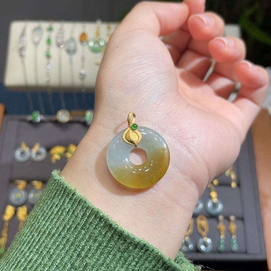 翡翠颈饰18K金镶嵌冰飘黄甜甜圈