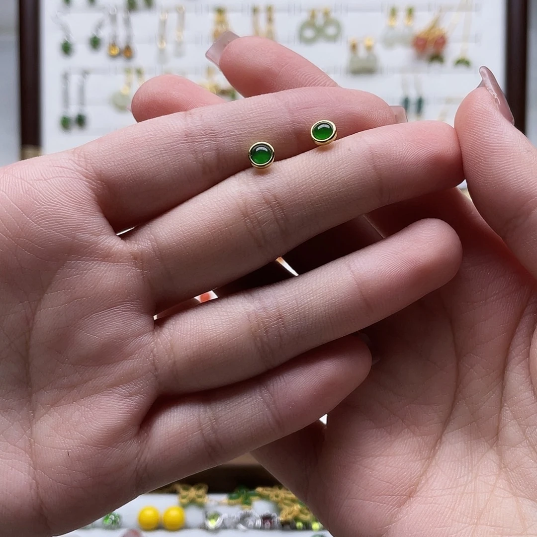 和田玉未镶嵌耳饰