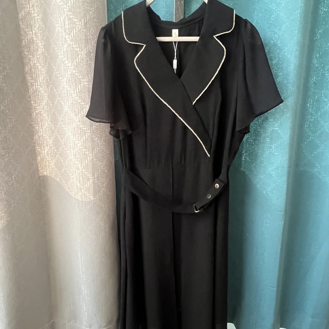 ZL0238新款夏季女式减龄高级感赫本风黑色连衣裙