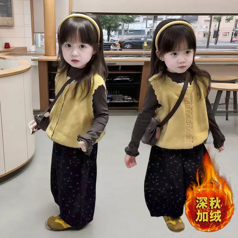 女宝宝春秋季套装2025新款儿童韩版洋气马甲打底衫碎花加绒直筒裤