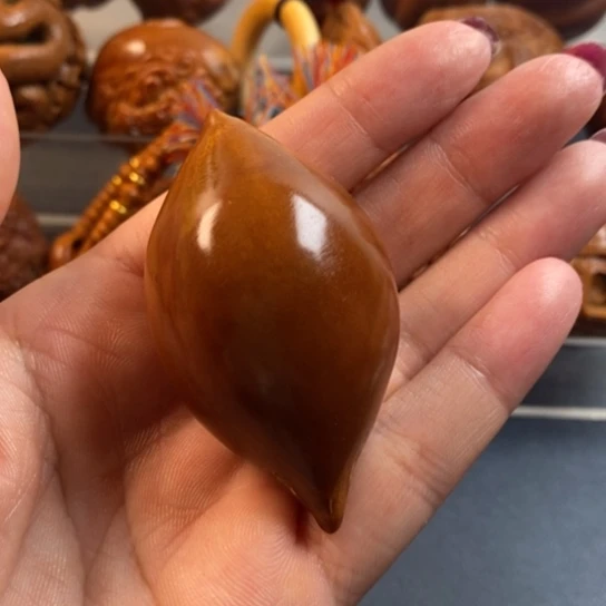 橄榄核吊坠巴西单面蝴蝶