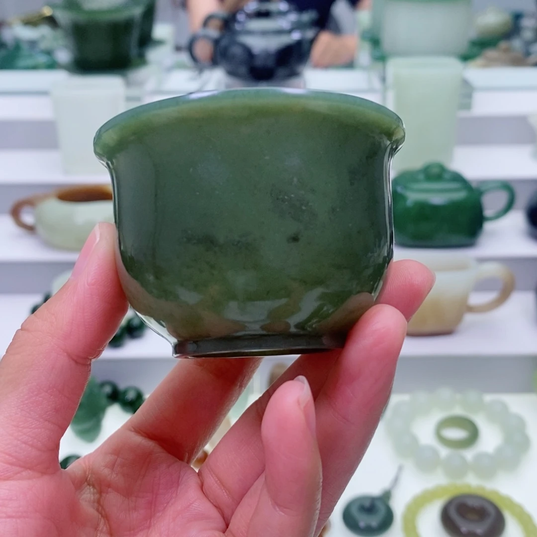 和田玉未镶嵌摆件杯子