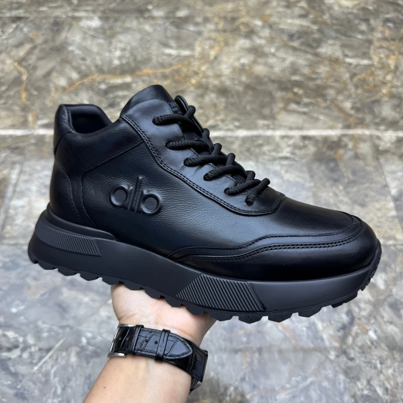 2025秋冬新款真皮高帮商务休闲鞋厚底百搭头层牛皮时尚运动潮男鞋