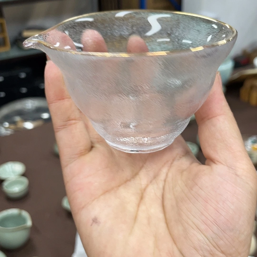 杯子里还有很多东西