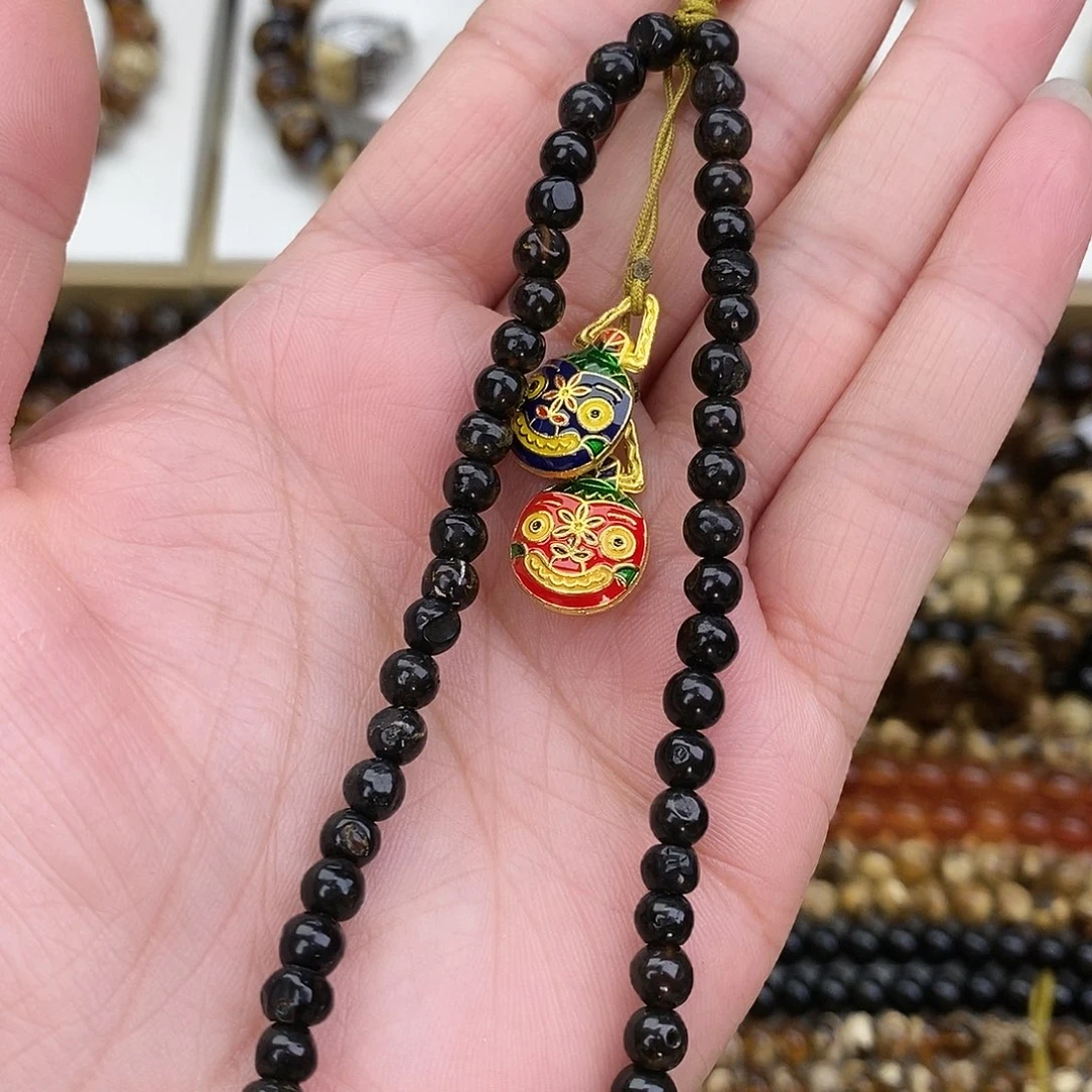 琥珀未镶嵌裸石琥珀