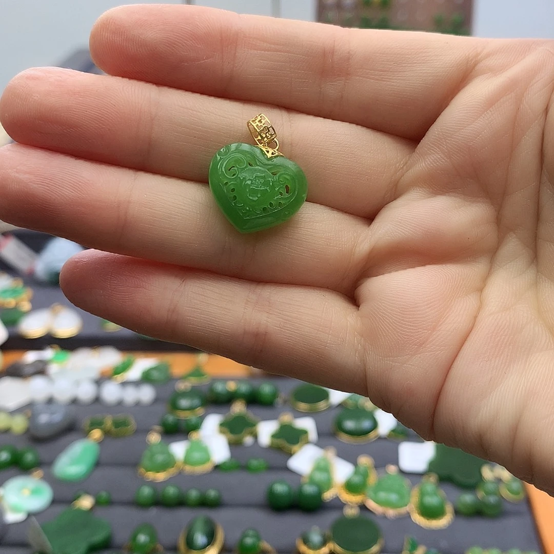 和田玉（碧玉）18K金镶嵌颈饰