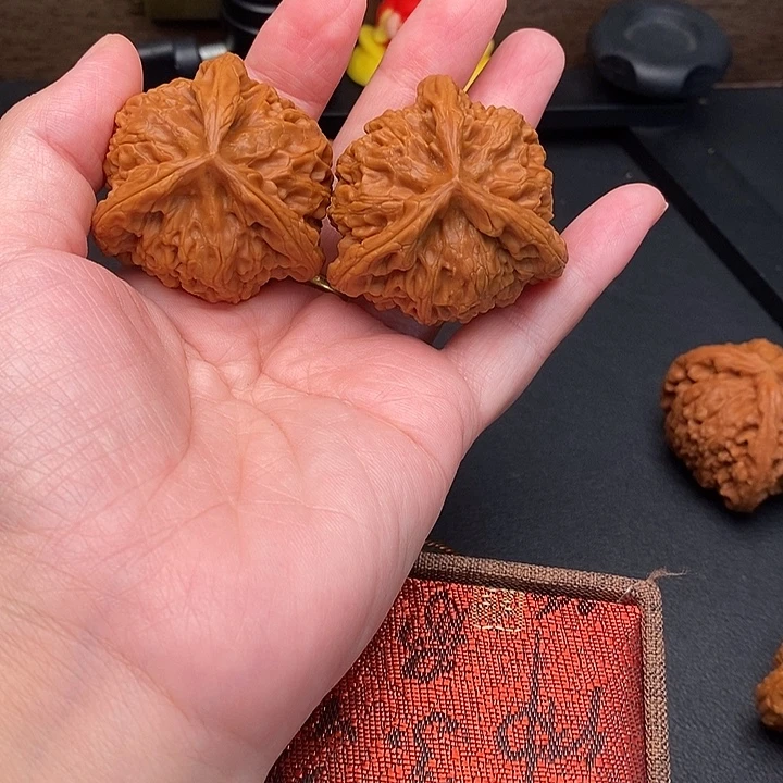 野***村文玩核桃把件宫灯