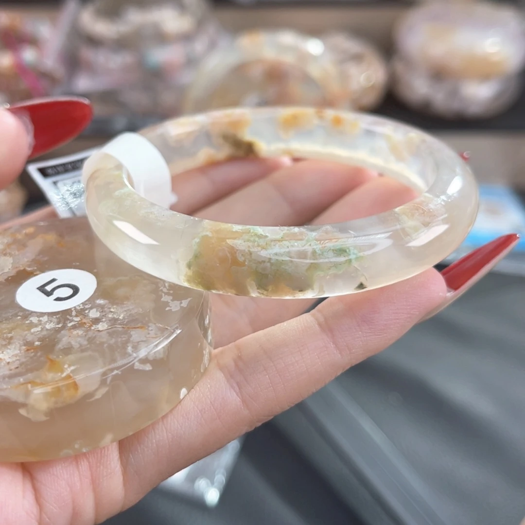 梨***初石英质玉未镶嵌手镯56