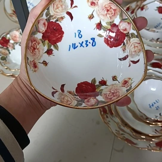 新疆西藏拍10个包邮金秋玫瑰手工拍金口径14厘米高3.8厘米三角碗