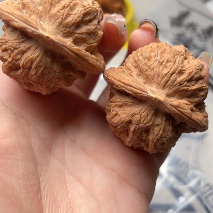 毛***逗吊坠文玩核桃血麒麟42