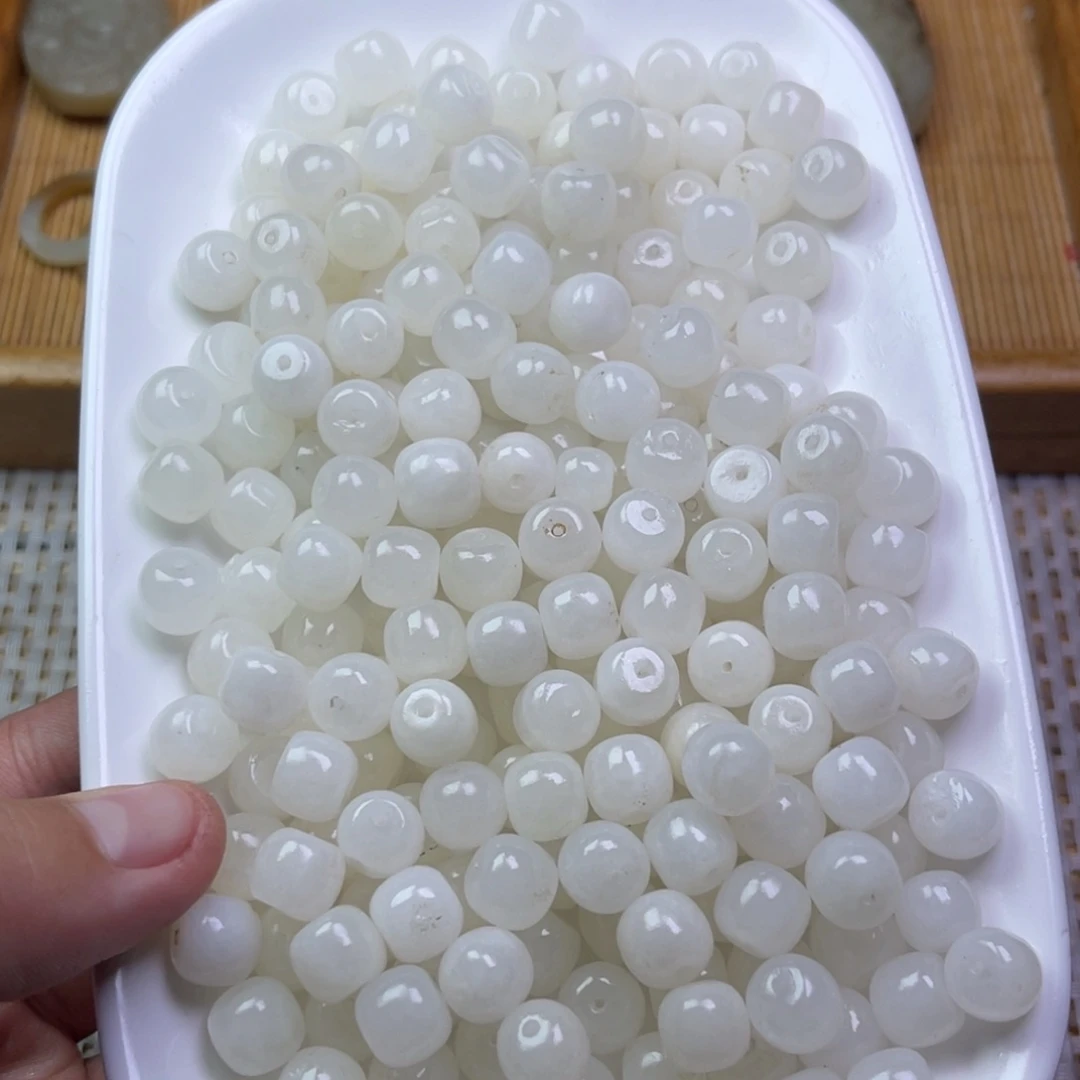 未镶嵌手镯和田玉卡8 老型有孔