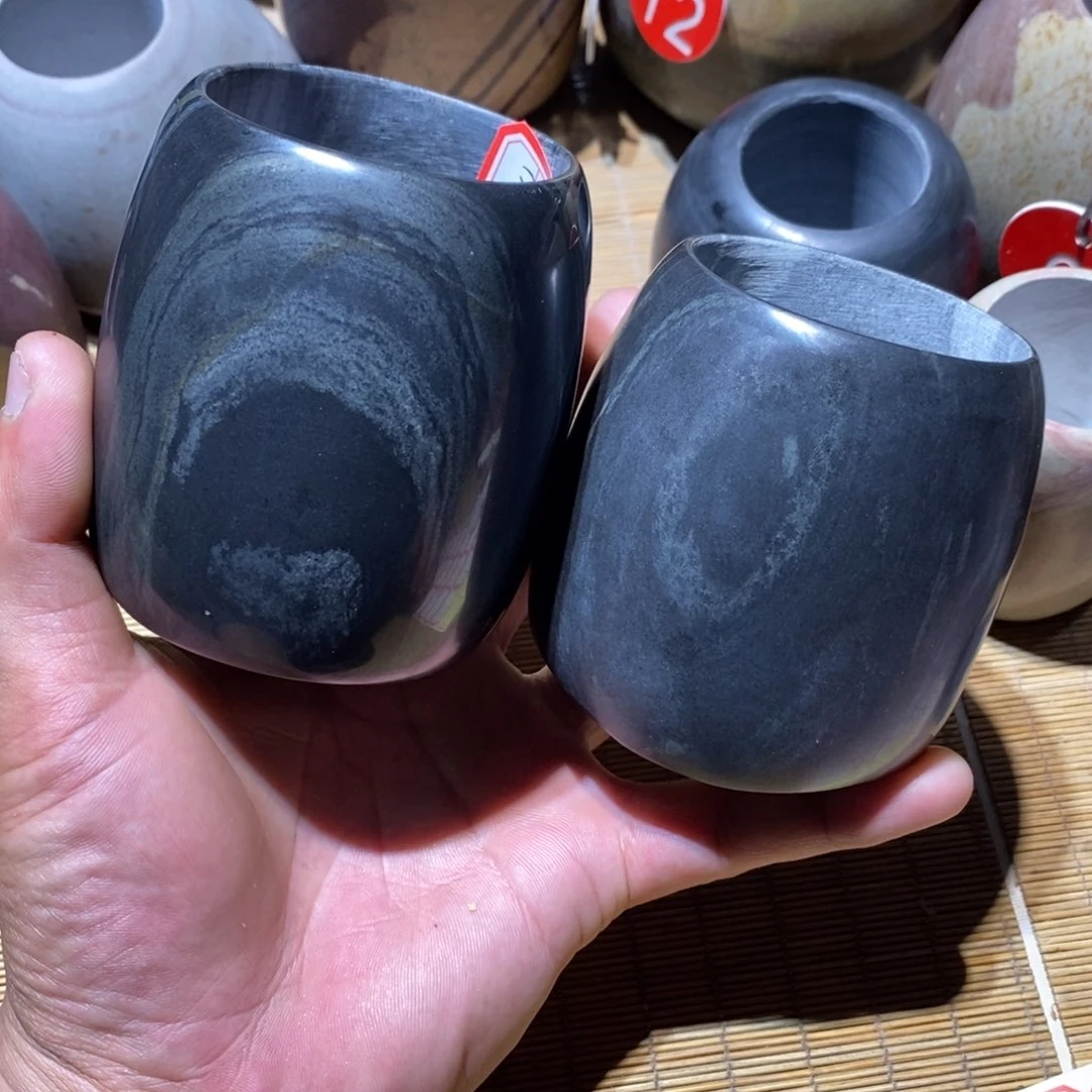 白***黑两个水墨石小花盆