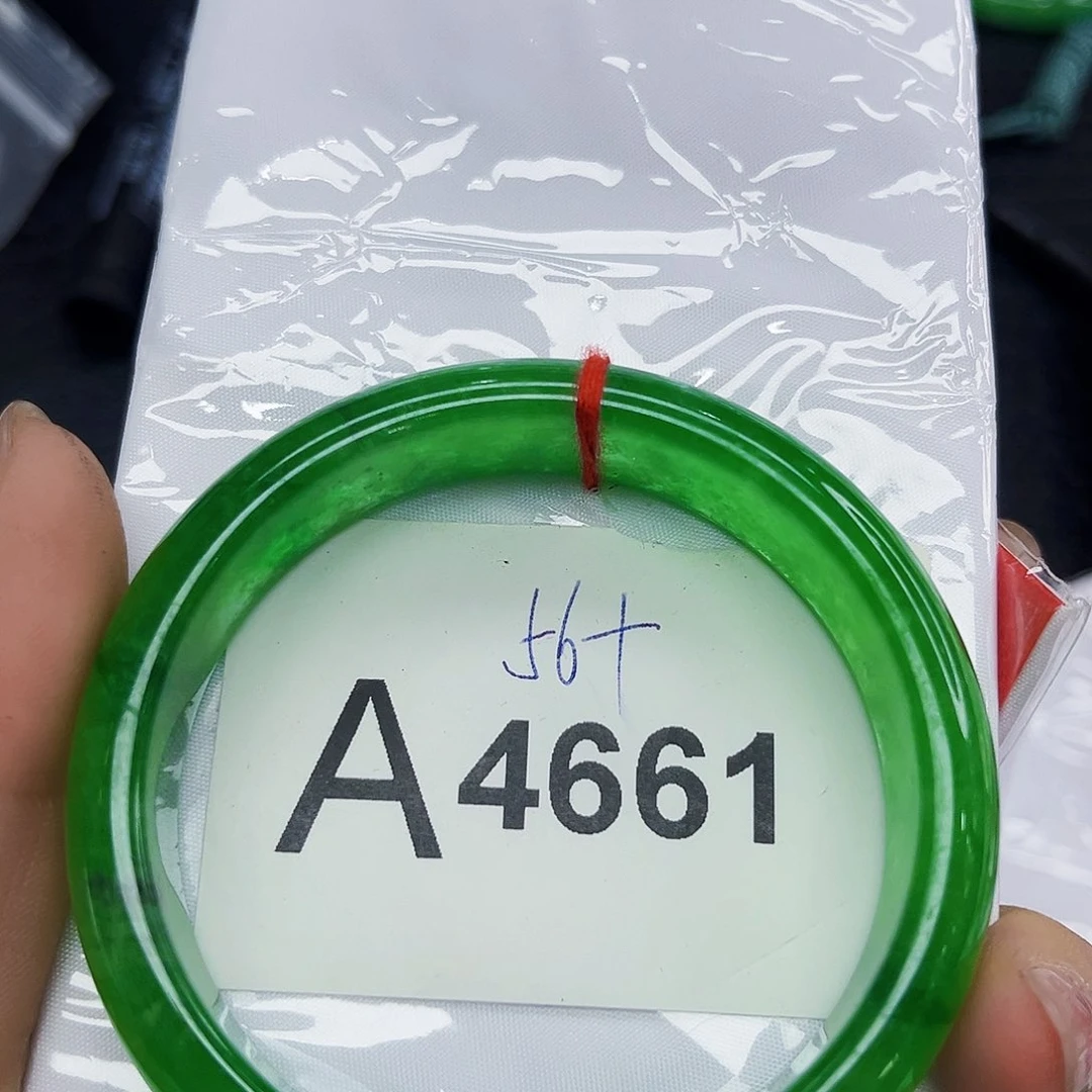 翡翠手镯未镶嵌手镯