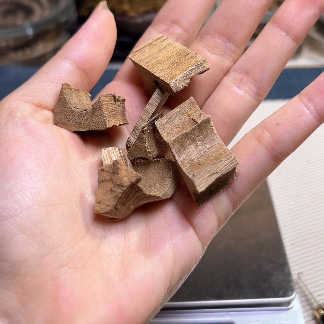 玩***木香榧木柬埔寨菩萨棋车珠料5克