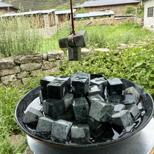 泡茶石藏玉西藏雅鲁藏布江藏玉泡茶石冰酒石原石实心家用