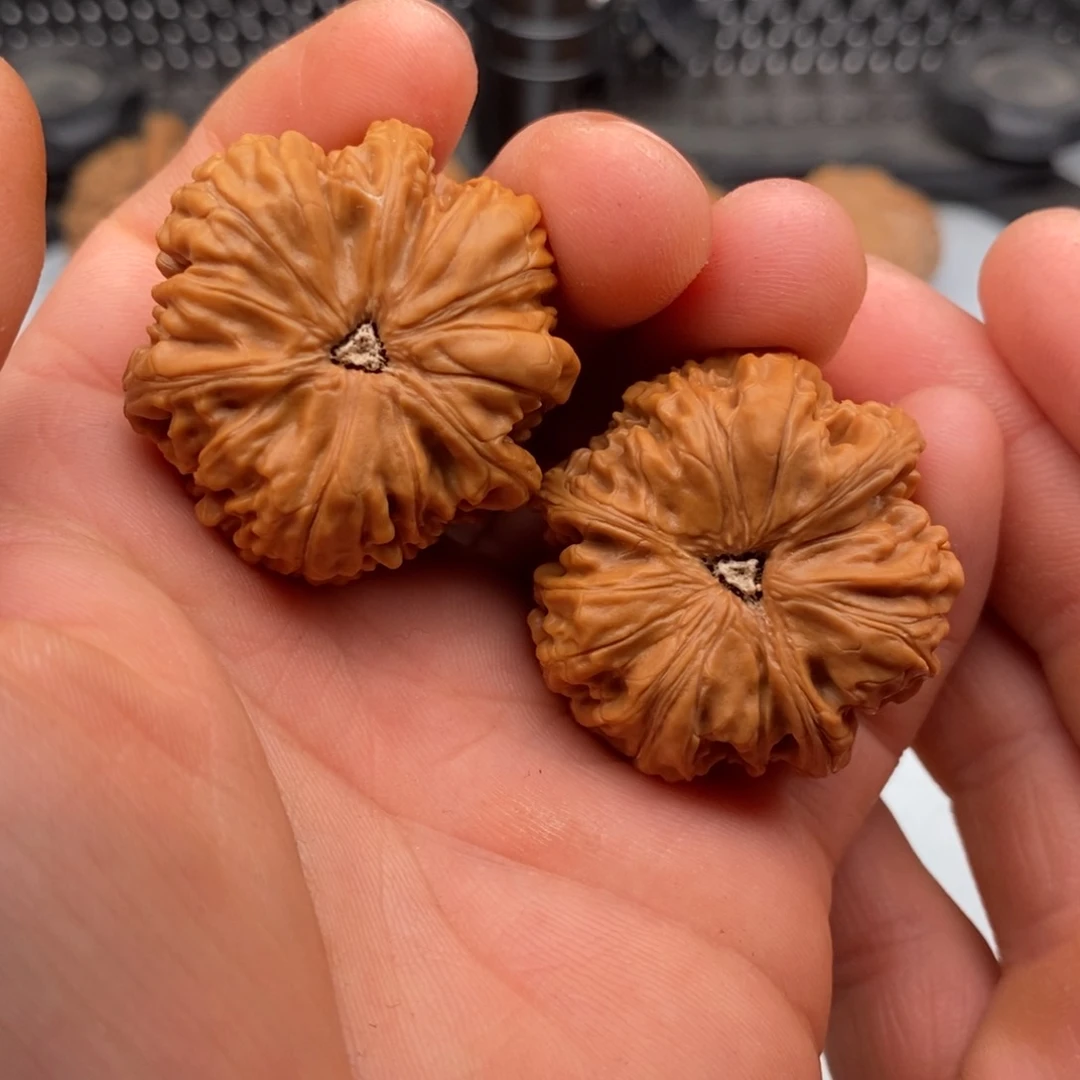 文玩核桃把件浅37三棱