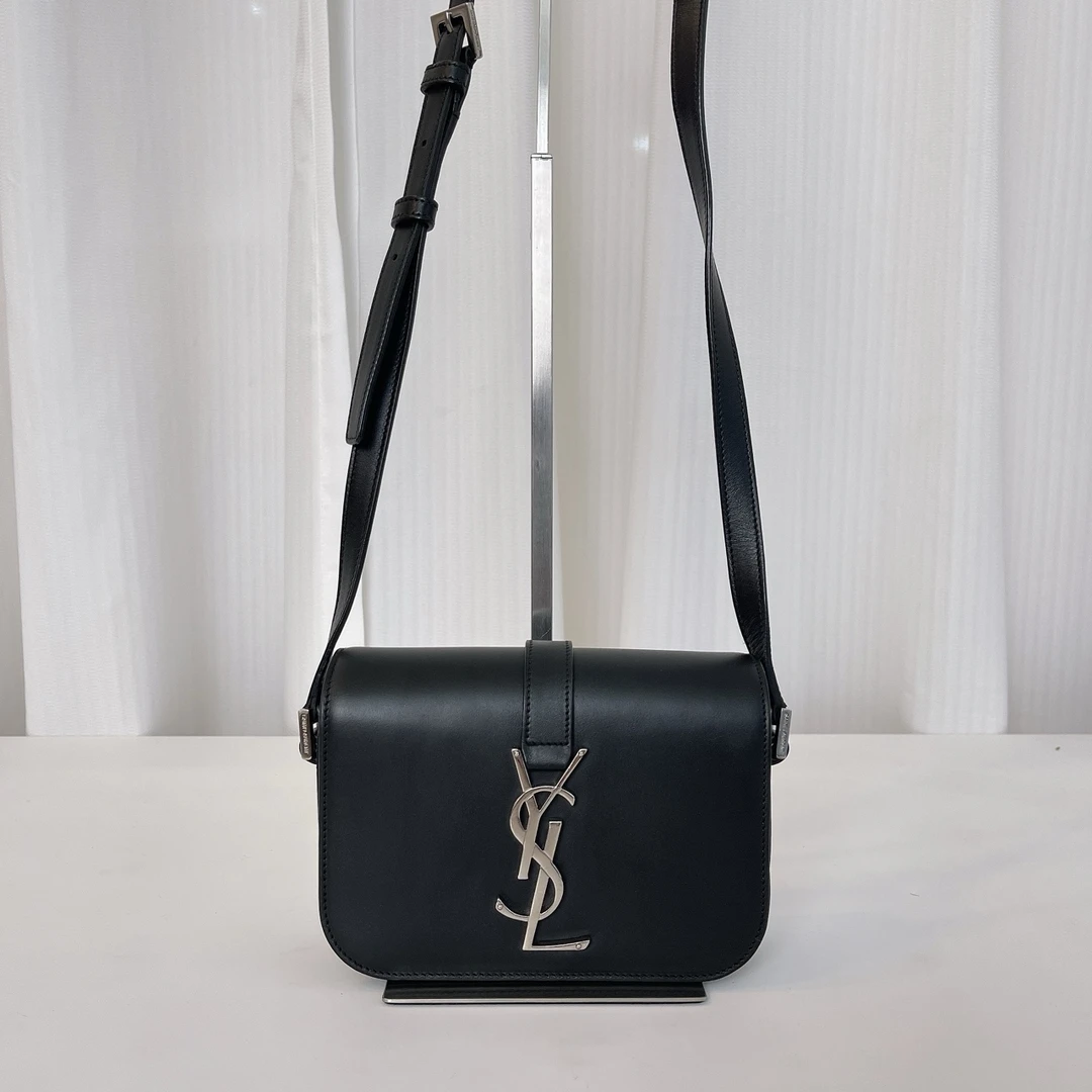 95新 YSL/圣罗兰 Ysl/圣罗兰 黑色金扣豆腐包底17  B377