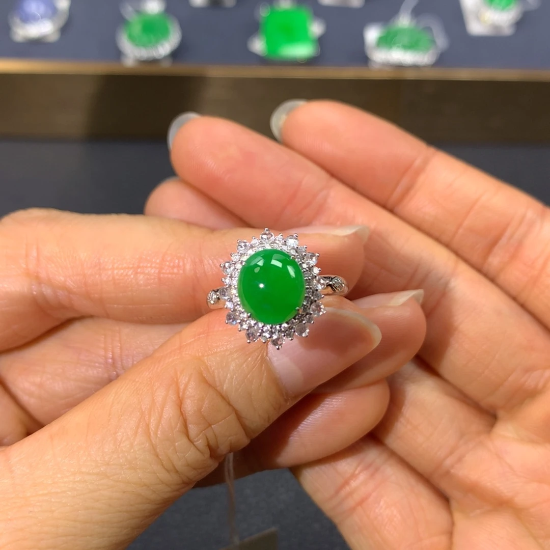 翡翠戒指18K金镶嵌翡翠