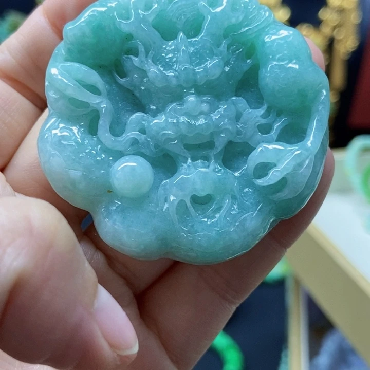 翡翠未镶嵌颈饰吊坠