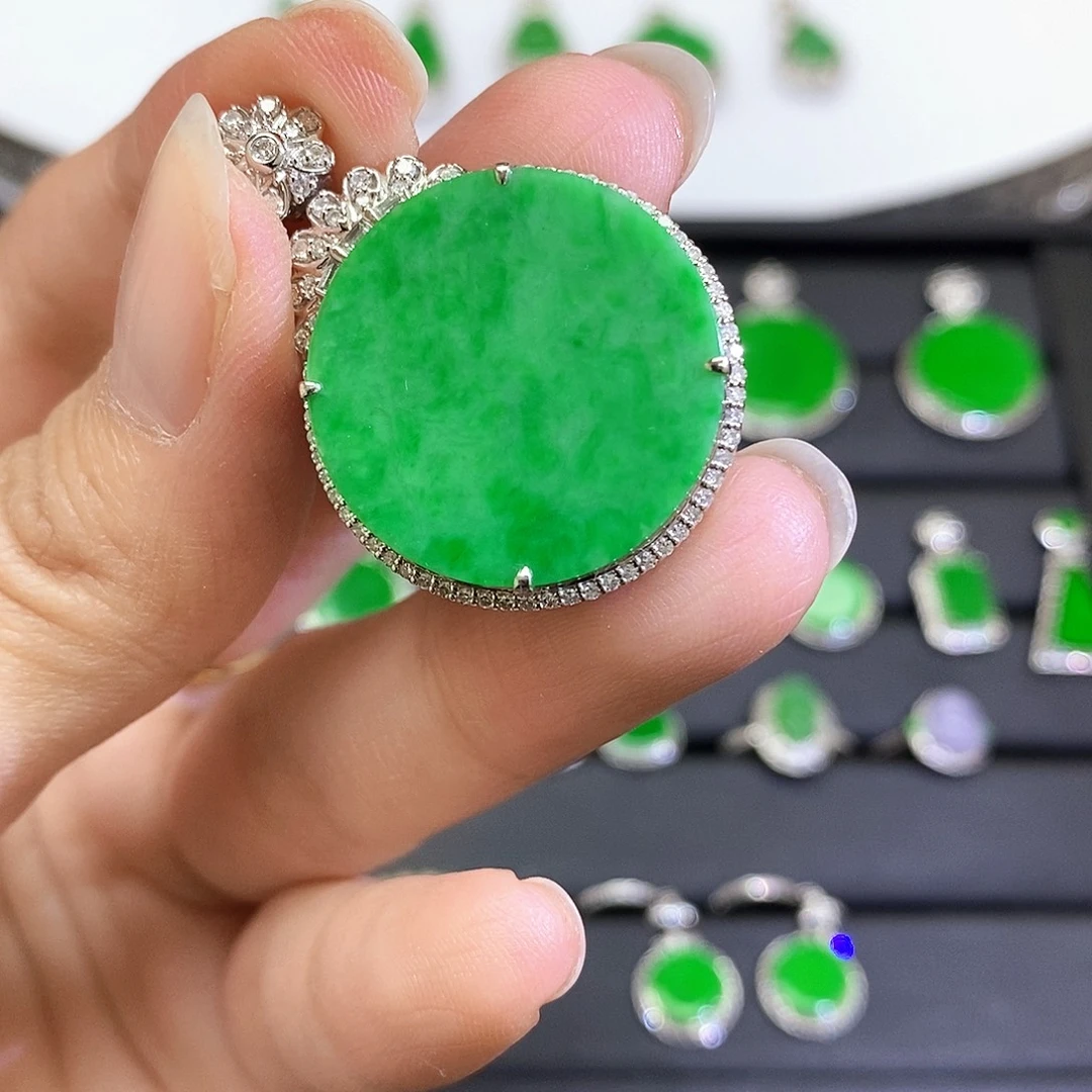 翡翠18K金镶嵌吊坠(不含链)