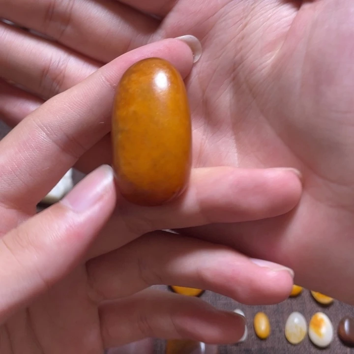 雲***飛和田玉未镶嵌珠宝奇石