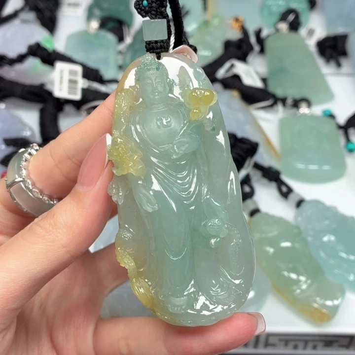 翡翠未镶嵌颈饰济*家翡翠