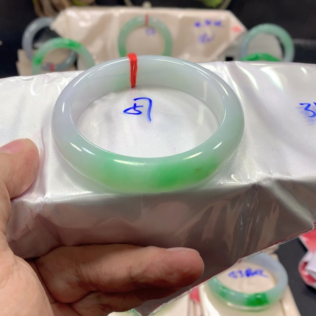 未镶嵌手镯翡翠翡翠