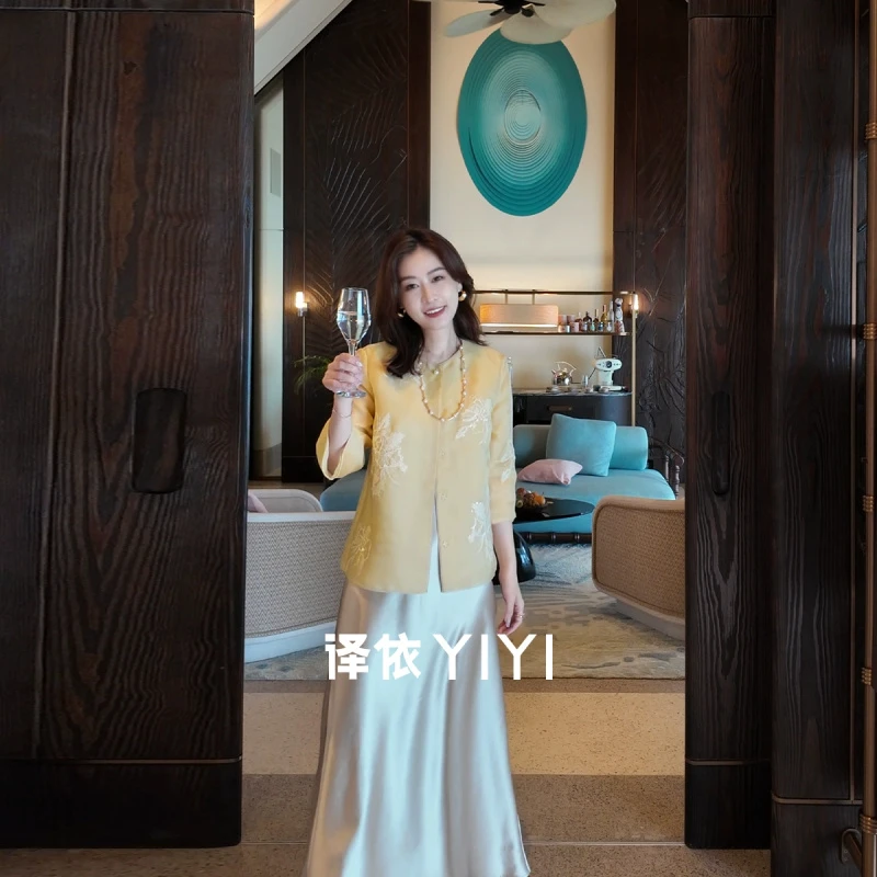 译依YIYI 国奢高定系列 琉璃星影 万针刺绣欧根纱外套BESWT063