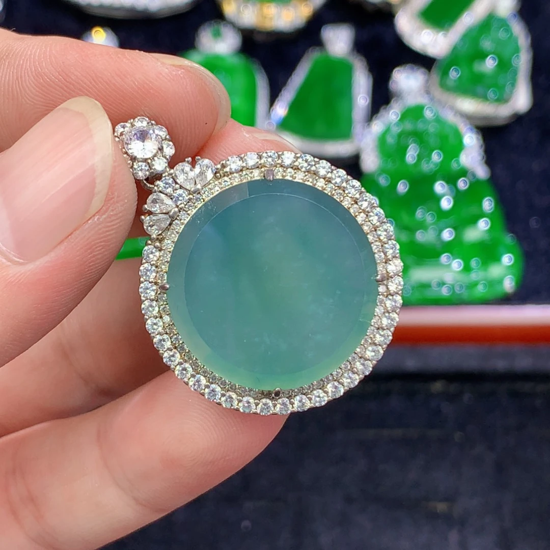 翡翠未镶嵌颈饰翡翠