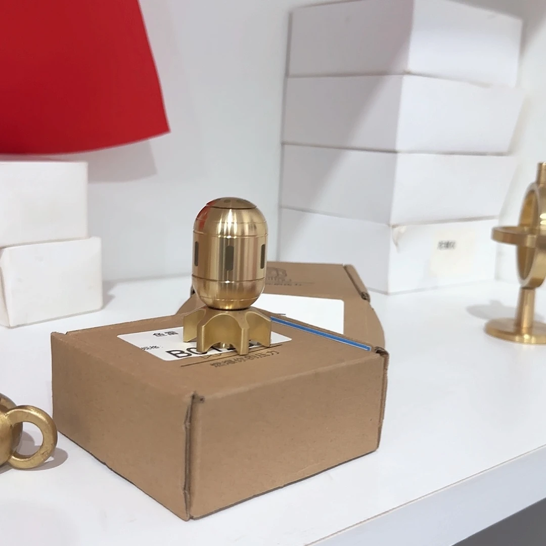 端景台紫檀木类黄铜鱼雷