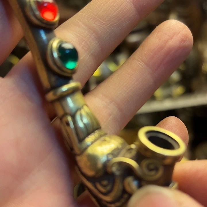 铜器摆件。   点击下单