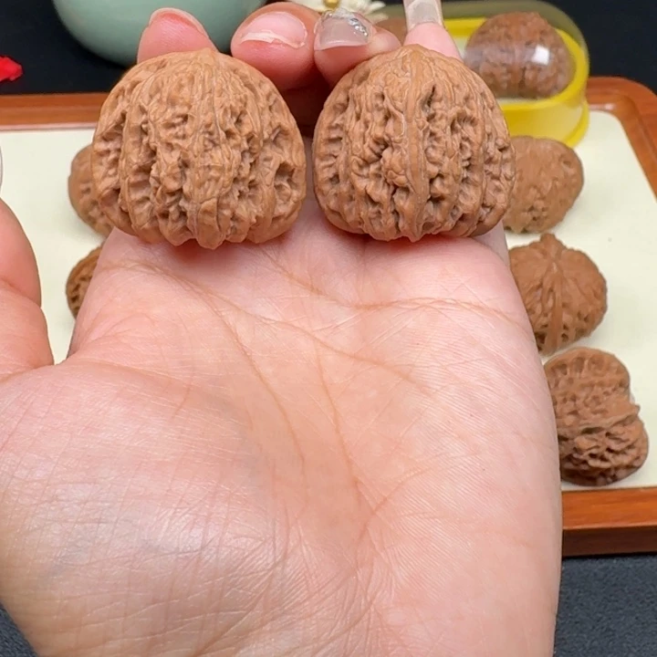 文玩核桃把件红宝石35全品