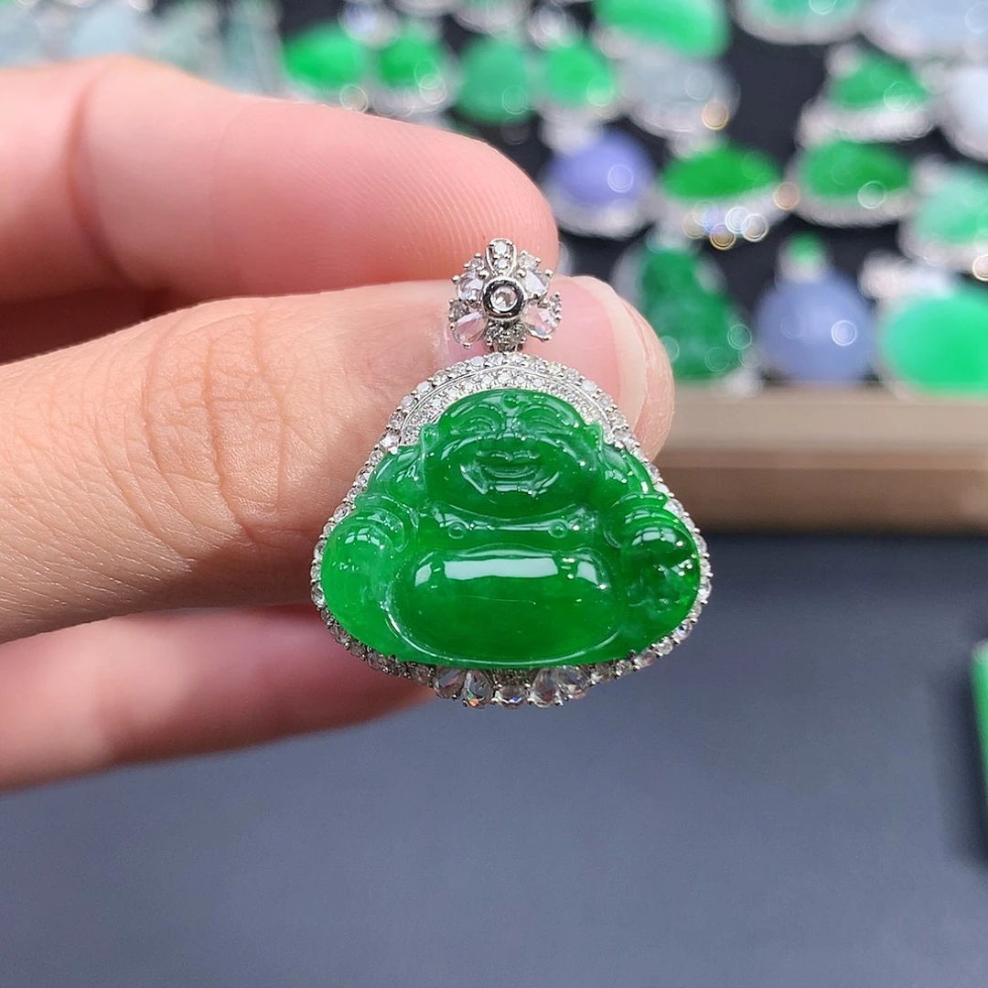颈饰18K金镶嵌翡翠