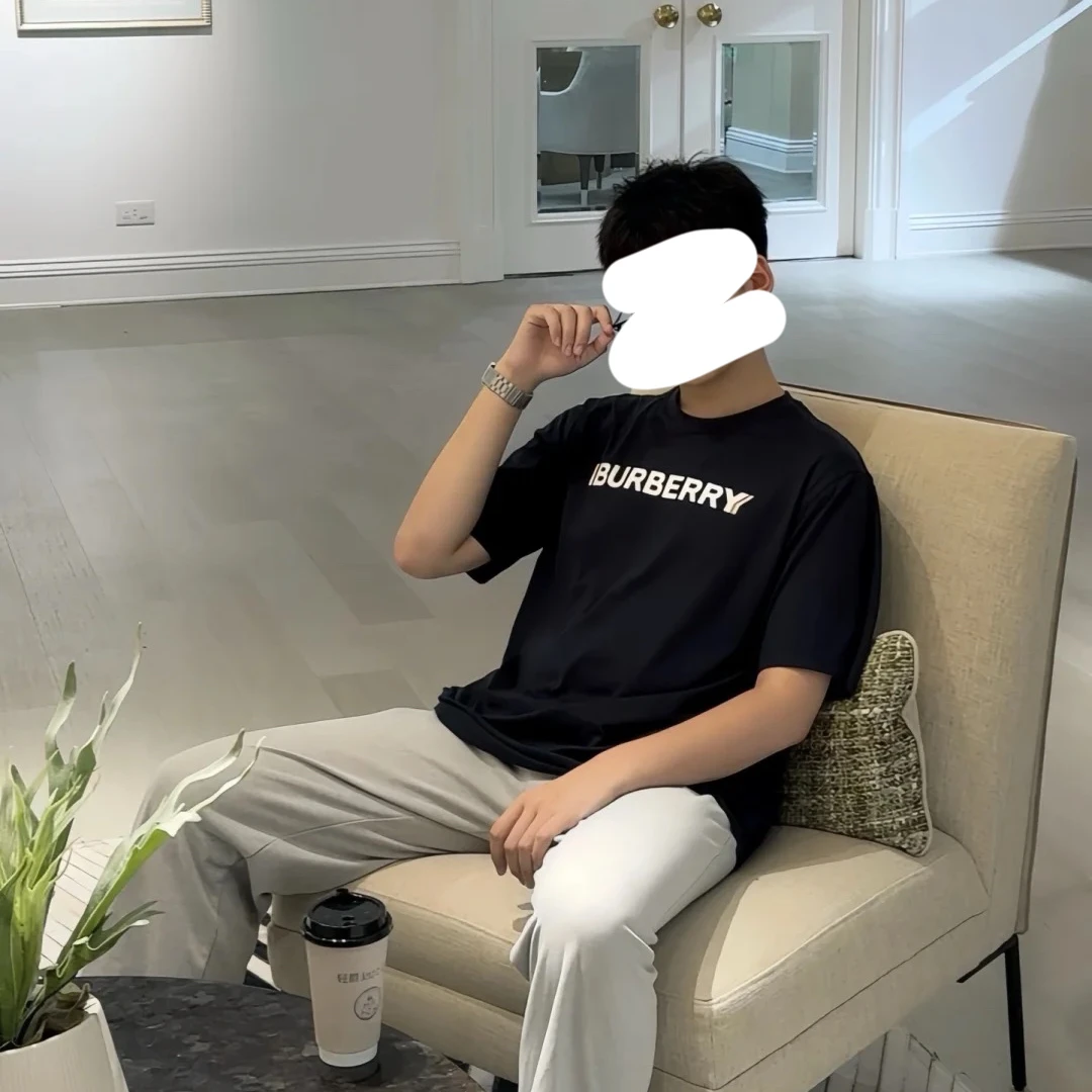 99新 BURBERRY/博柏利 01193 字母Logo印花大廓形黑色短袖T恤 S码