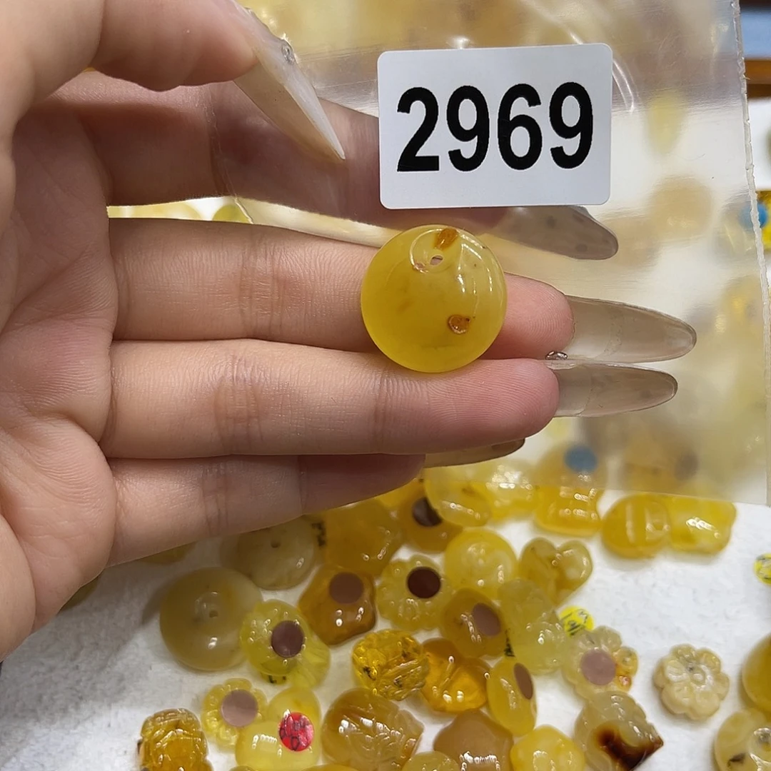 琥珀未镶嵌珠宝奇石