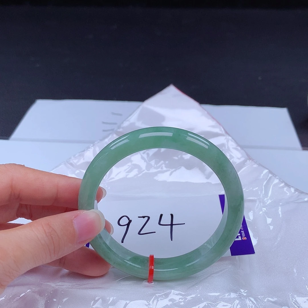 翡翠手镯未镶嵌手镯001306