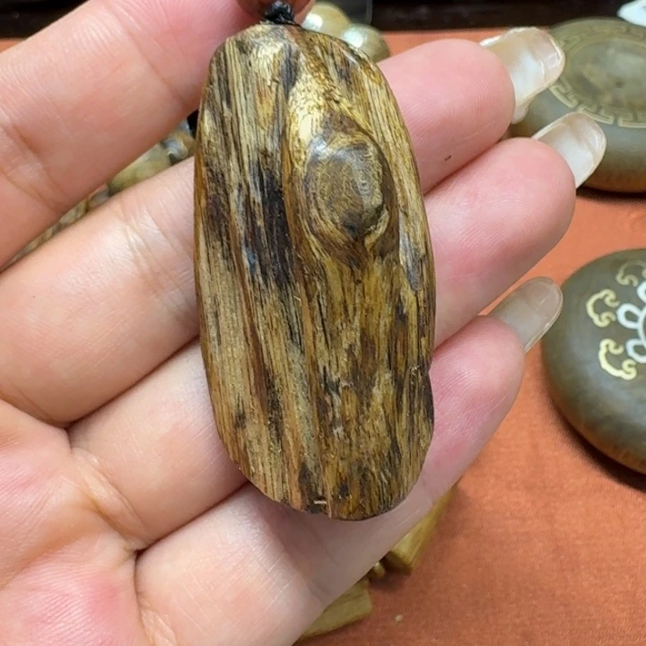 大叶紫檀（黑酸枝木类）