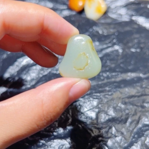 和田玉（子料）未镶嵌颈饰11.3克