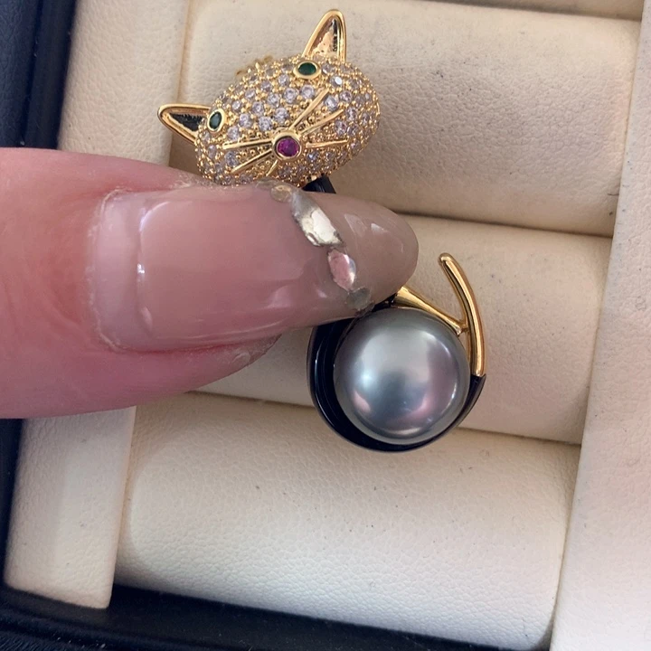 未镶嵌胸饰海水珍珠