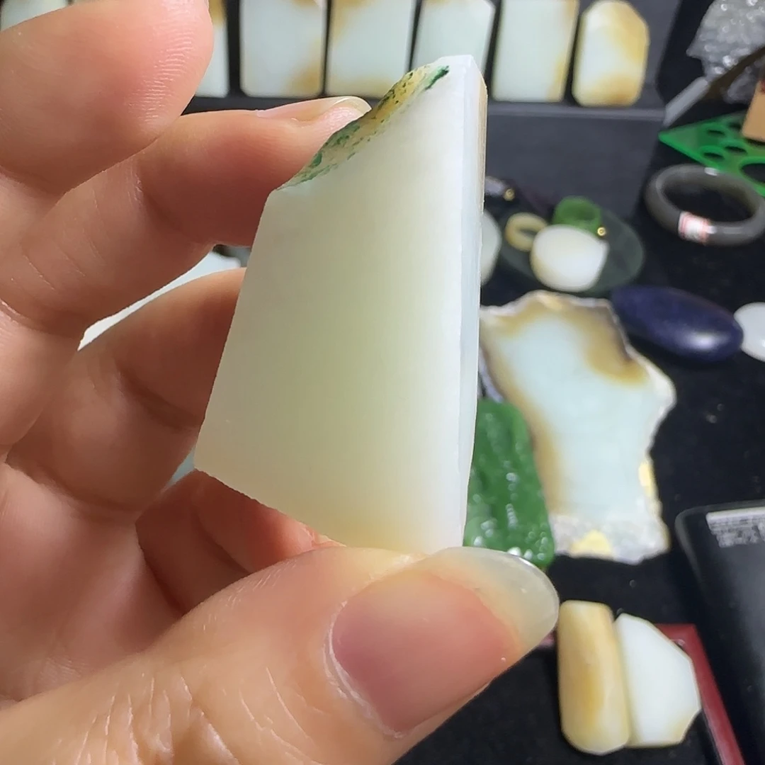 和田玉（糖玉）未镶嵌珠宝半成品