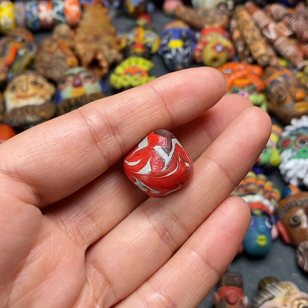 琉璃颈饰飞碟珠子