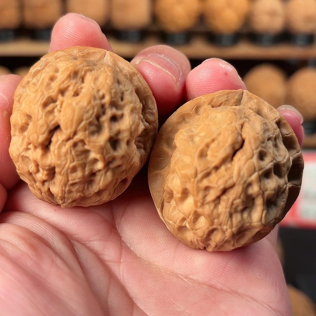 文玩核桃吊坠滚龙疙瘩