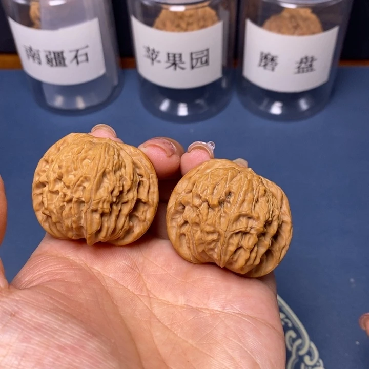 文玩核桃把件40磨盘