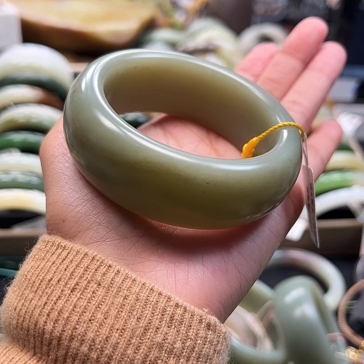 未镶嵌手镯和田玉✘*?