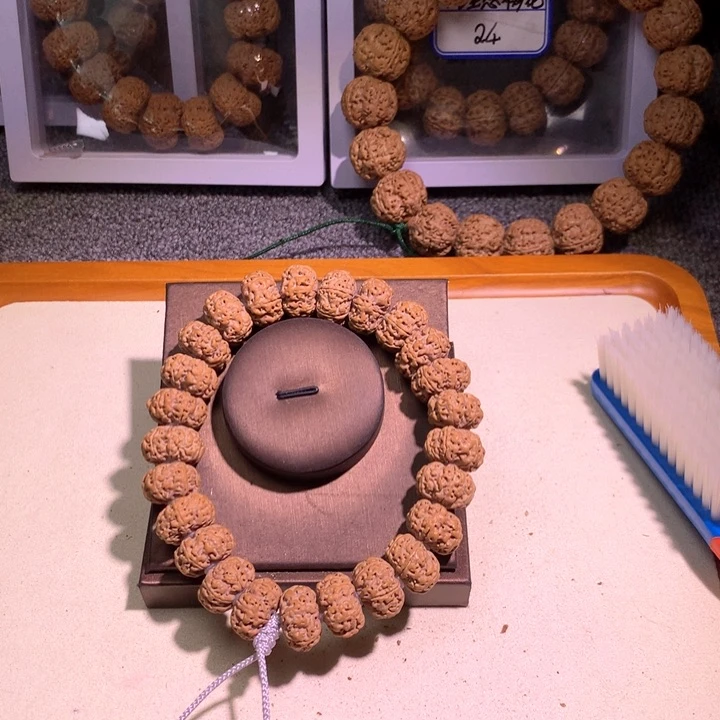 吊坠文玩核桃春***。21 hhjjjjkk