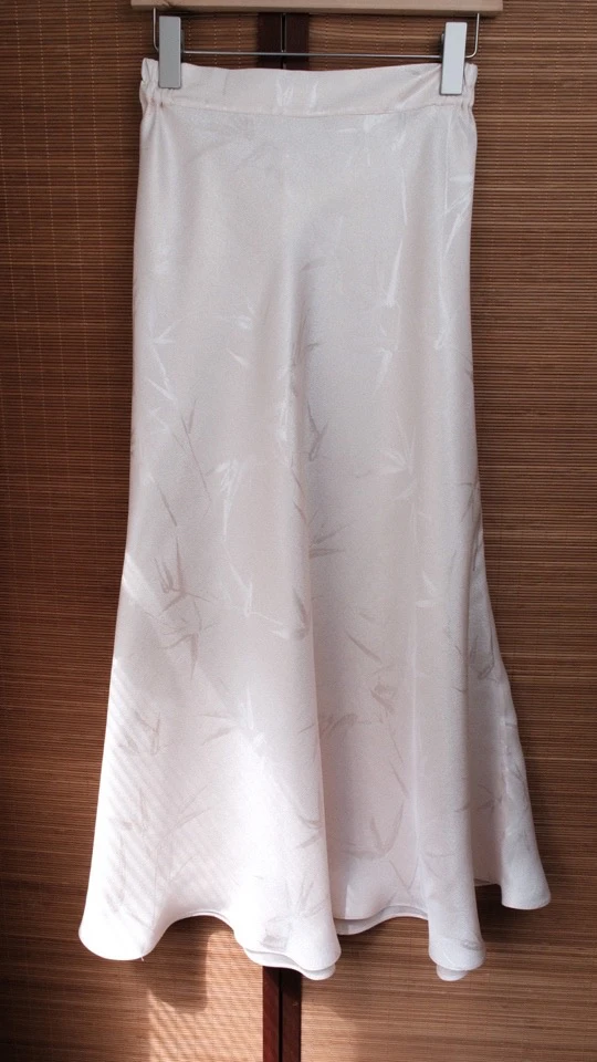 高定系列金通正绢气质高级斜裁显瘦喇叭裙半身