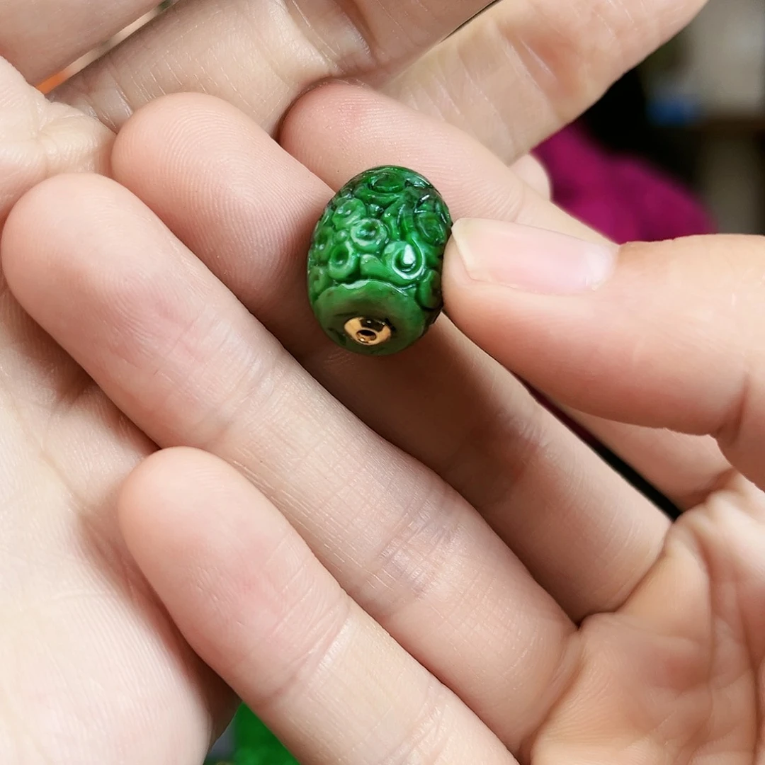 翡翠颈饰18K金镶嵌吊坠多样性