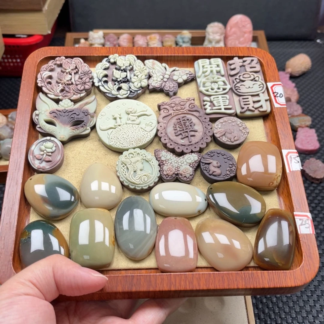 【闪购商品】未镶嵌石英质玉珠宝半成品