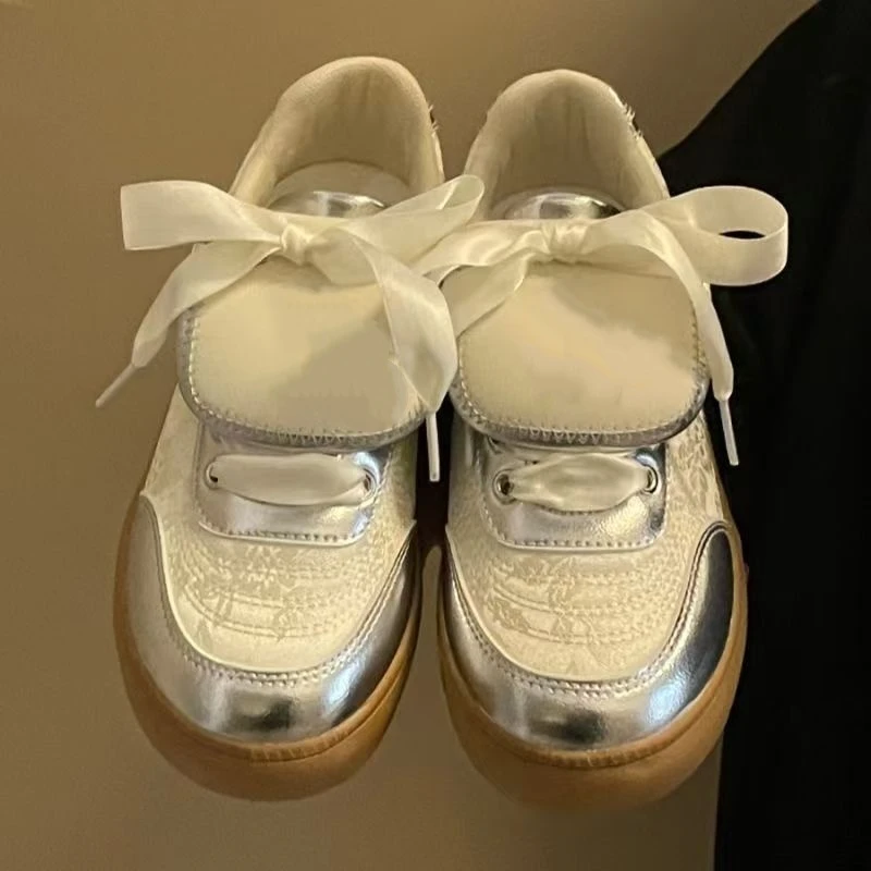 A9820银色小众设计德训鞋女2025透气面包复古百搭学生板鞋休闲鞋